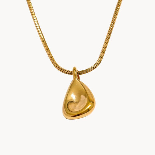 Elodie Pendant Necklace